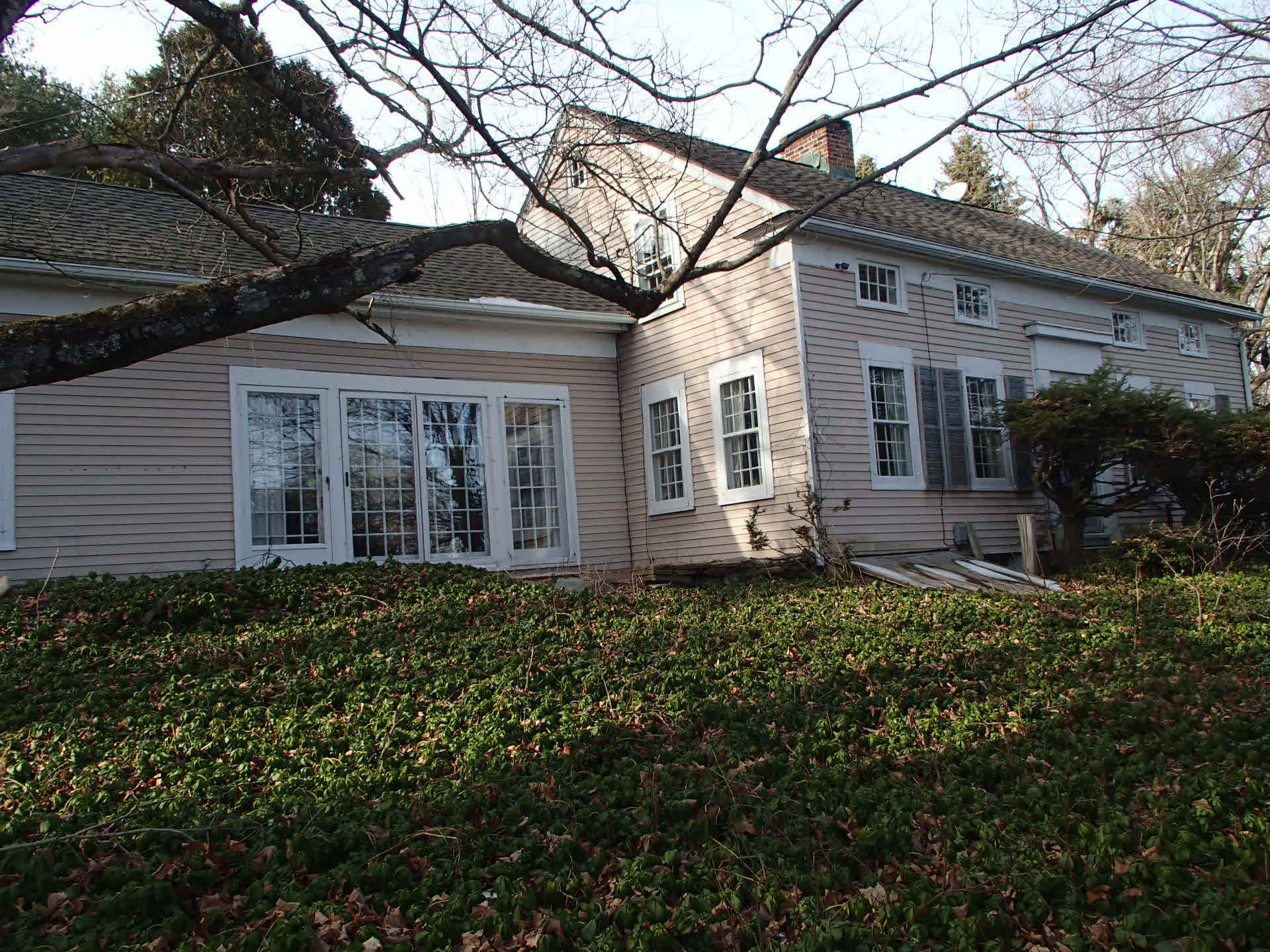 Building photograph for 250 SECOND HILL RD